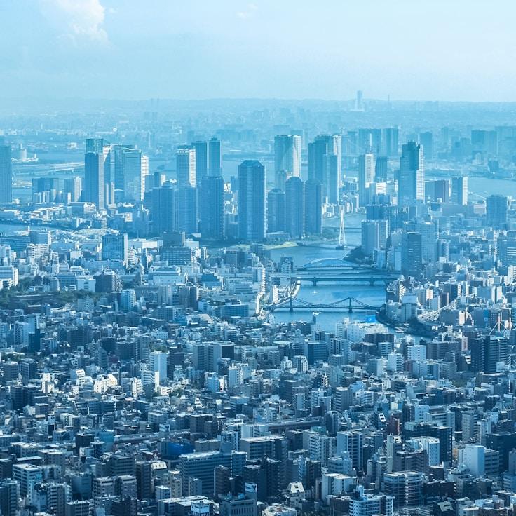 Parents evaluating schools in Netherlands